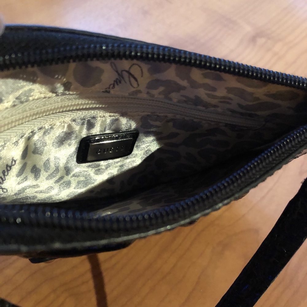 GUESS wristlet - Picture 3 of 3